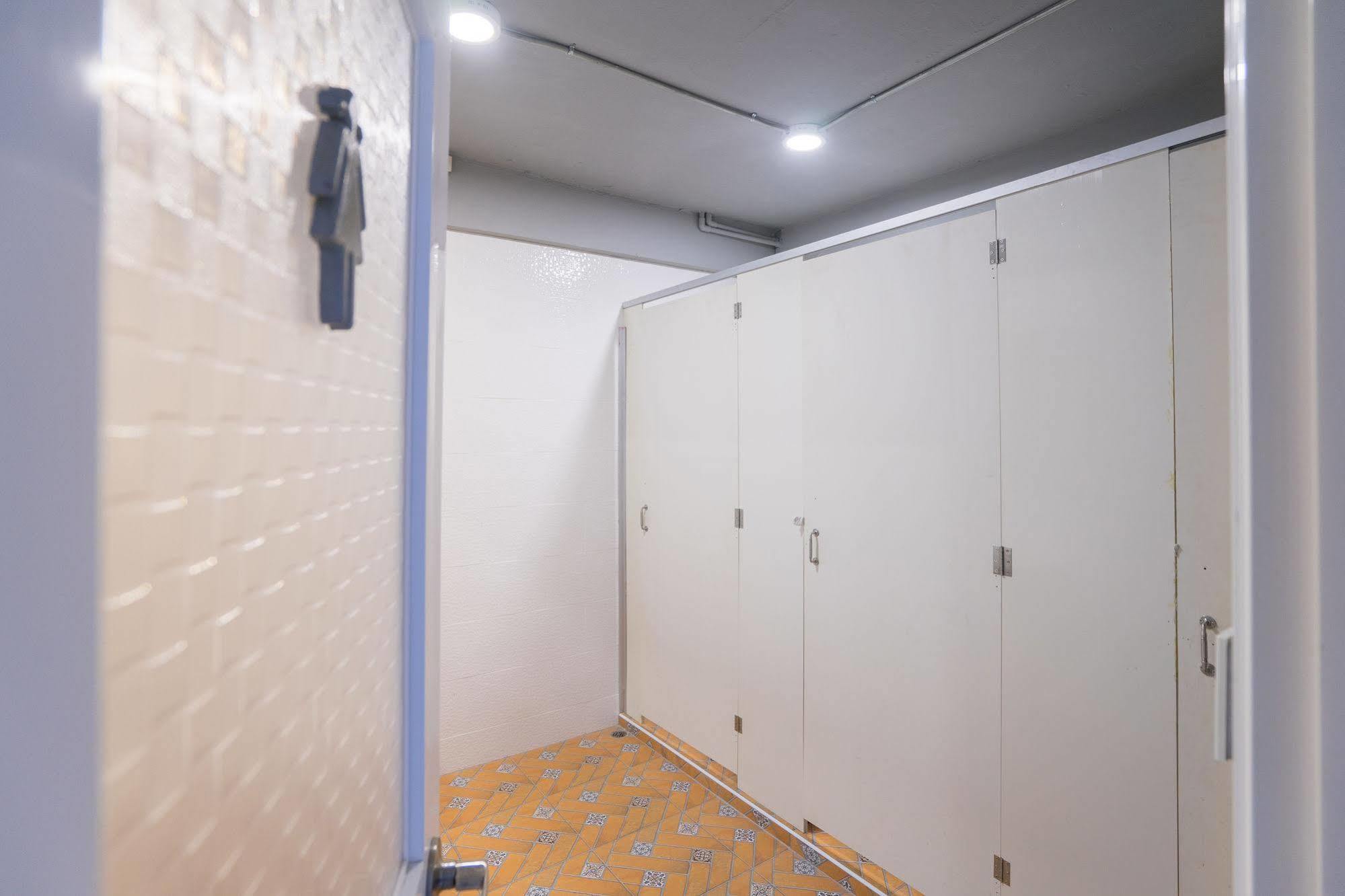 Oyo 437 Hostel Na Nara Bangkok Eksteriør bilde